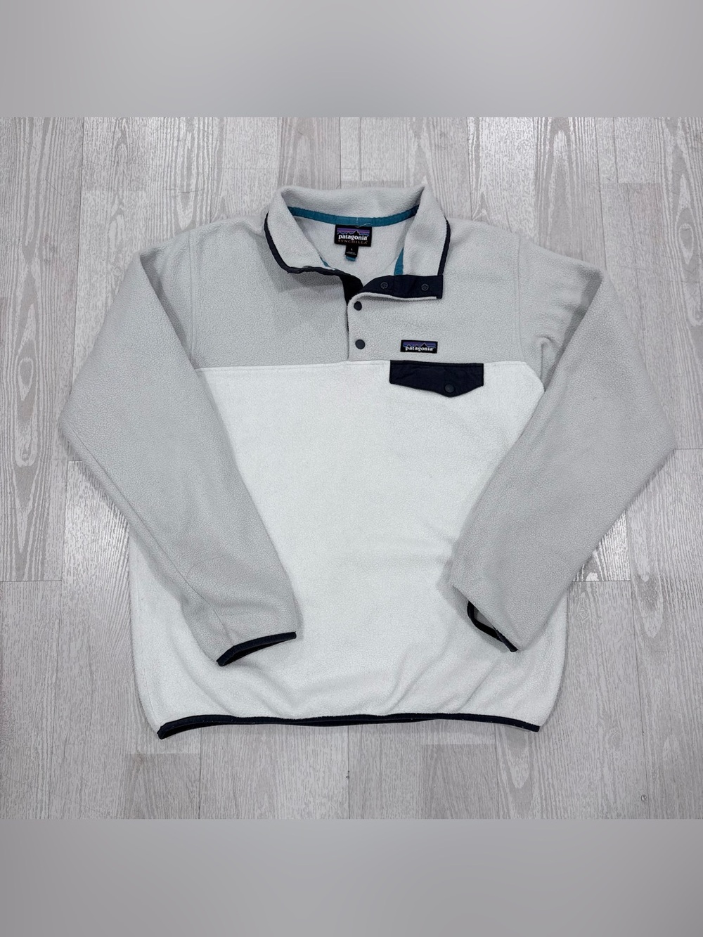 Patagonia Women’s Synchilla Snap-T Light Grey Fleece Pullover SIZE L